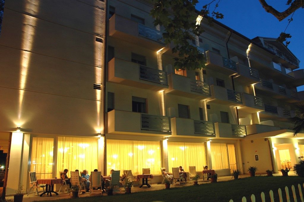 Hotel Roma Residenza Cervia Extérieur photo